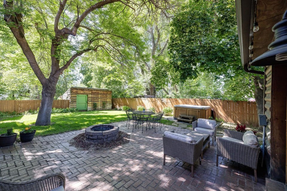 Patio, Seating area