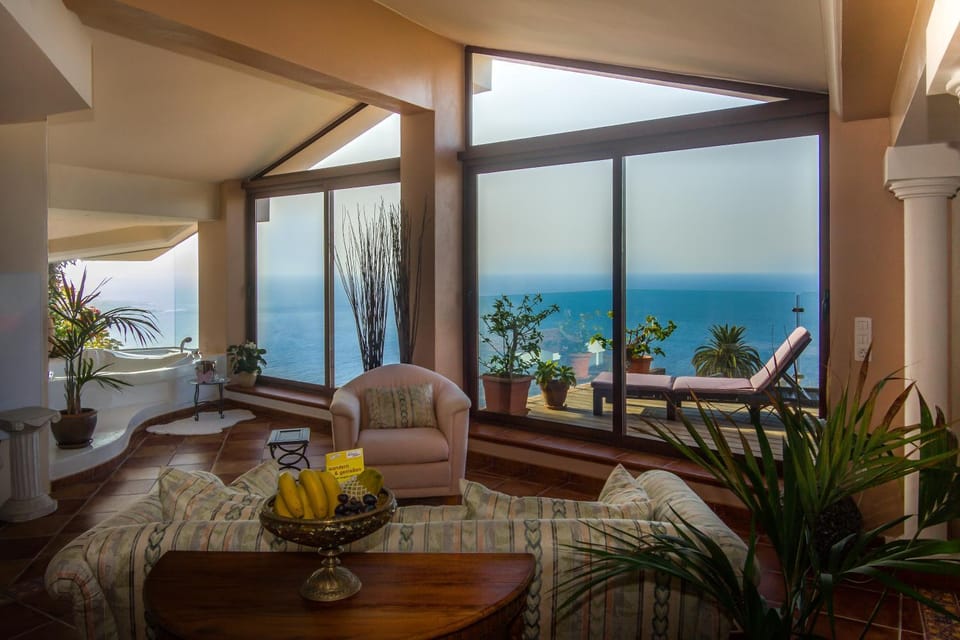 Balcony/Terrace, Living room, Seating area, City view, Sea view