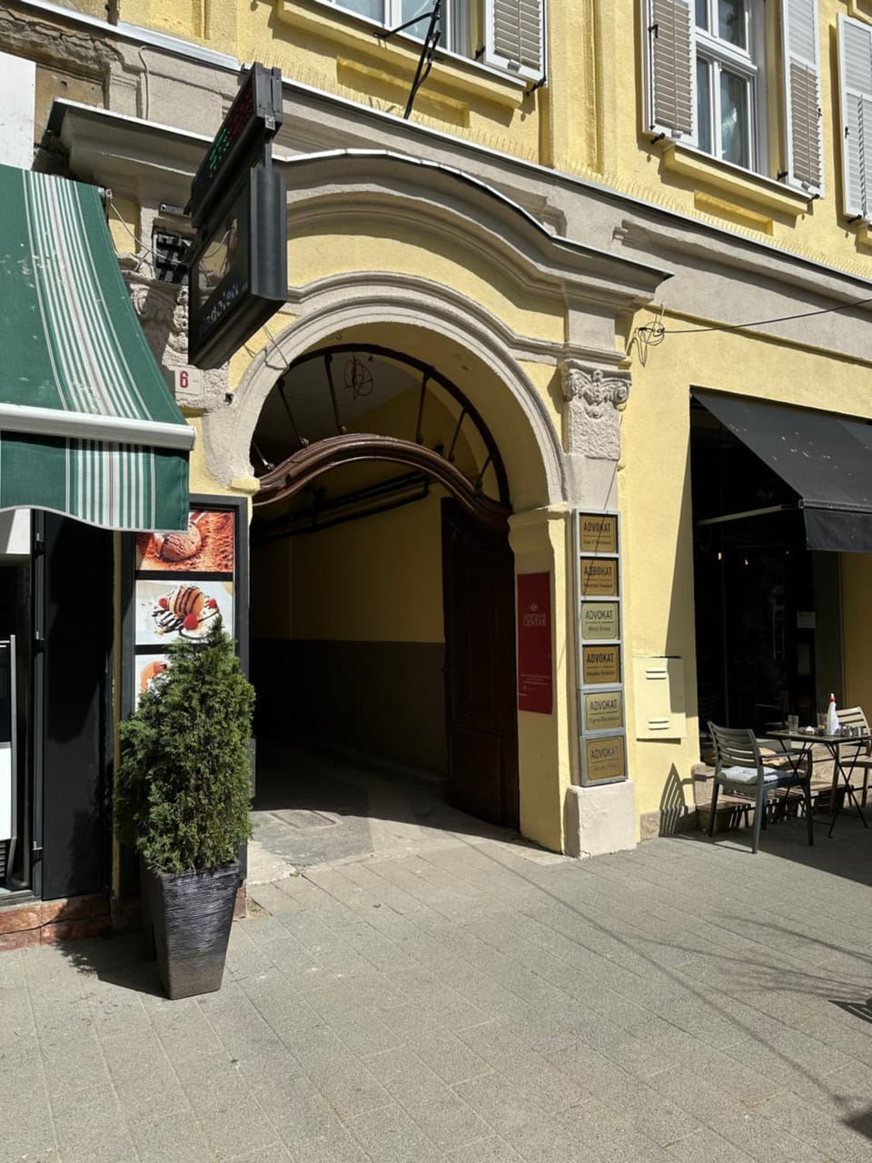 Property building, Facade/entrance