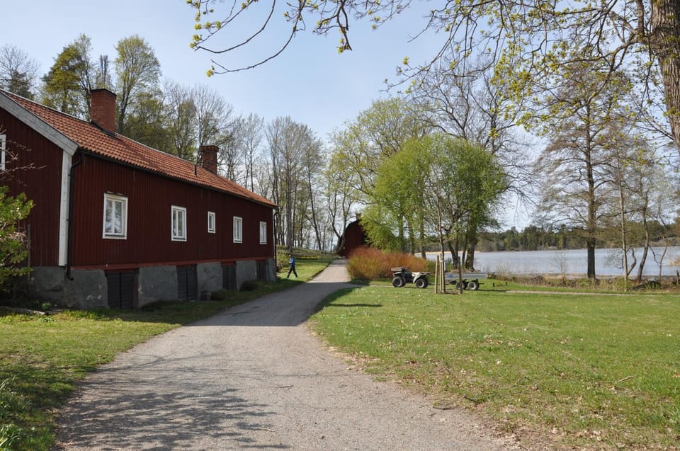 Facade/entrance, Lake view