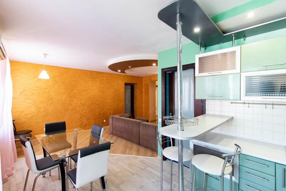 Kitchen or kitchenette, Living room, Lounge or bar, Seating area, Meeting/conference room, minibar, pet friendly, kitchen, kitchen