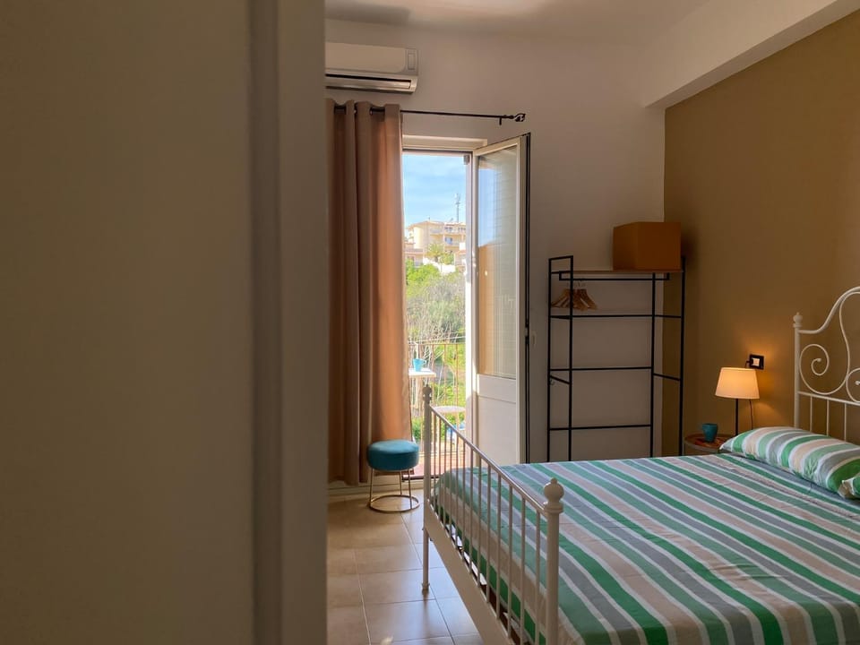 Bed, Balcony/Terrace, Photo of the whole room, Bedroom