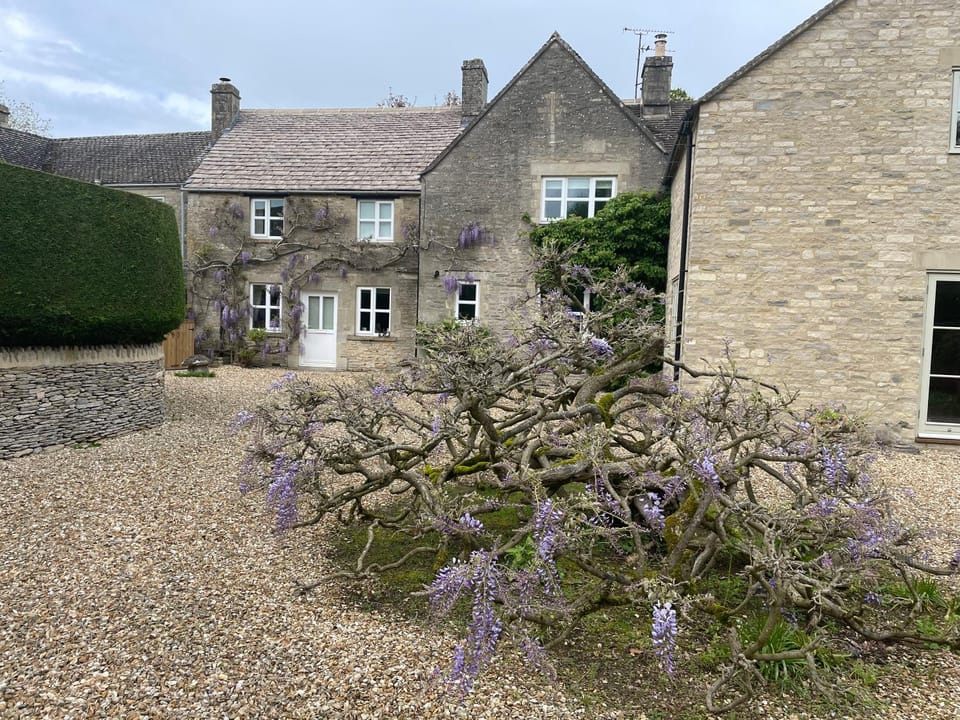 Field End House Strawberry Lane Meysey Hampton Bed and Breakfast in Cotswold District