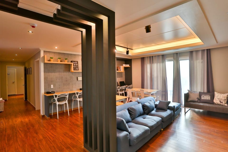 Communal lounge/ TV room