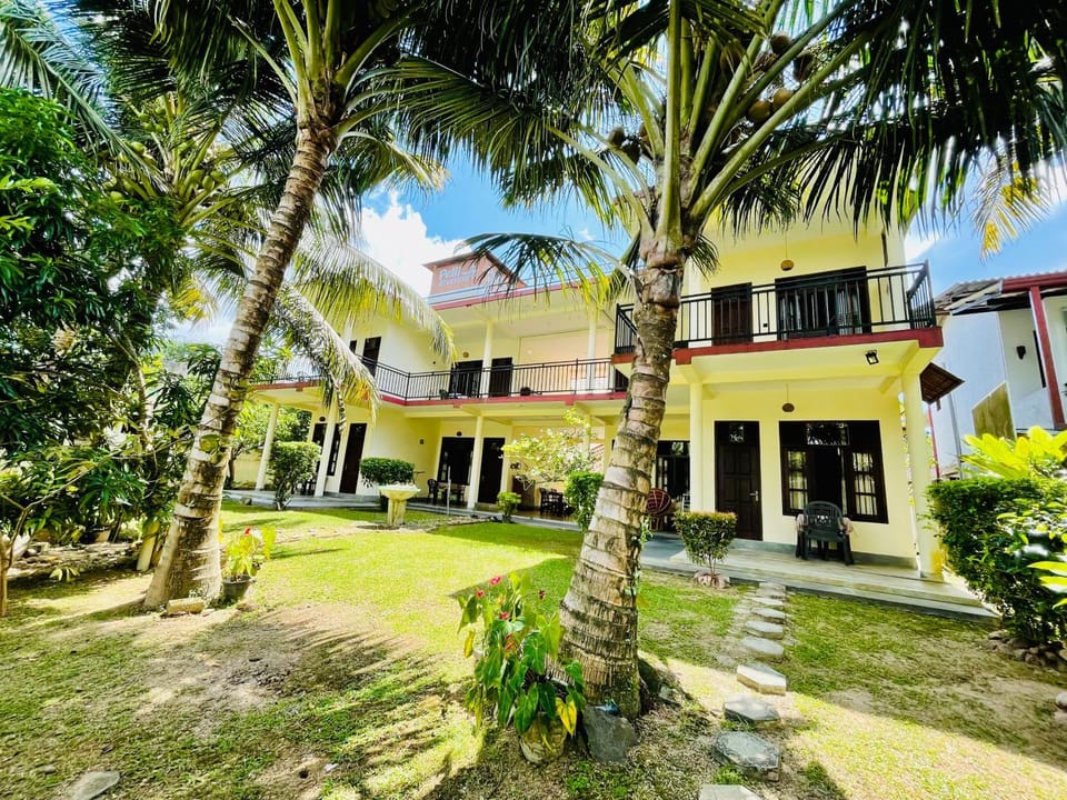 Property building, Natural landscape, Garden, Garden view
