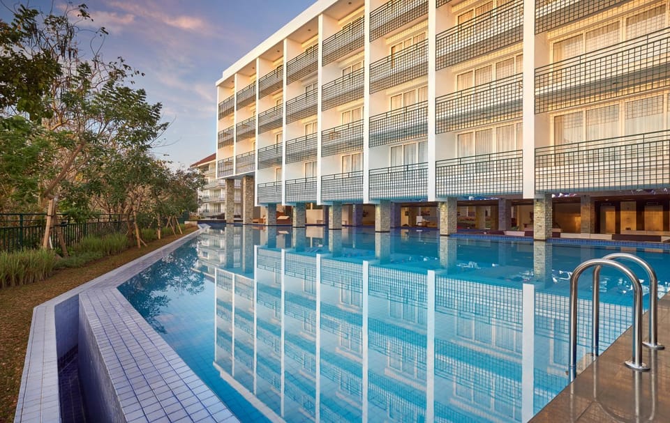 Swimming pool, Swimming pool