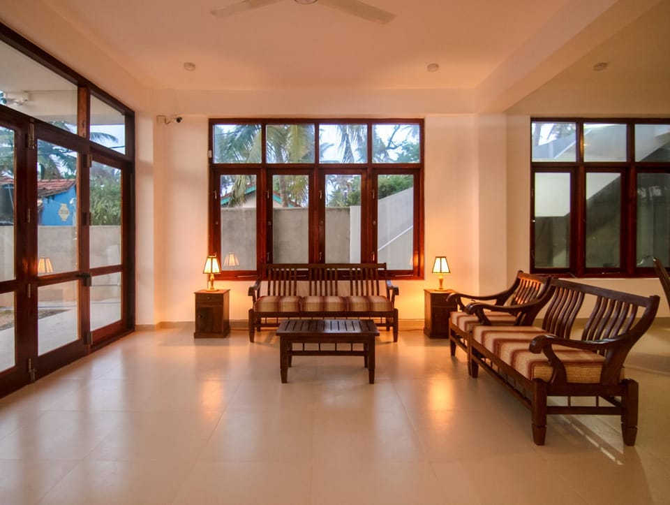 Savenrose Beach Villa Hotel in Southern Province