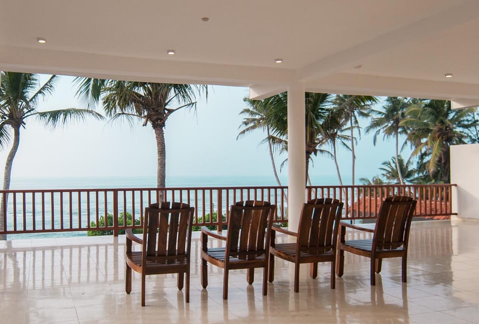 Savenrose Beach Villa Hotel in Southern Province