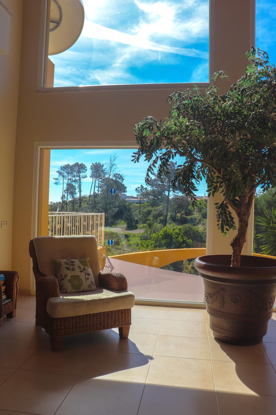 Day, View (from property/room), Seating area, Garden view