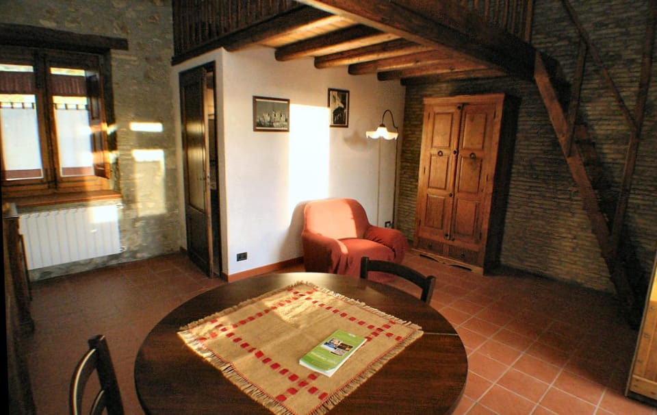 Living room, Photo of the whole room