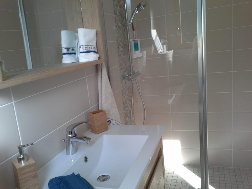 Shower, Bathroom