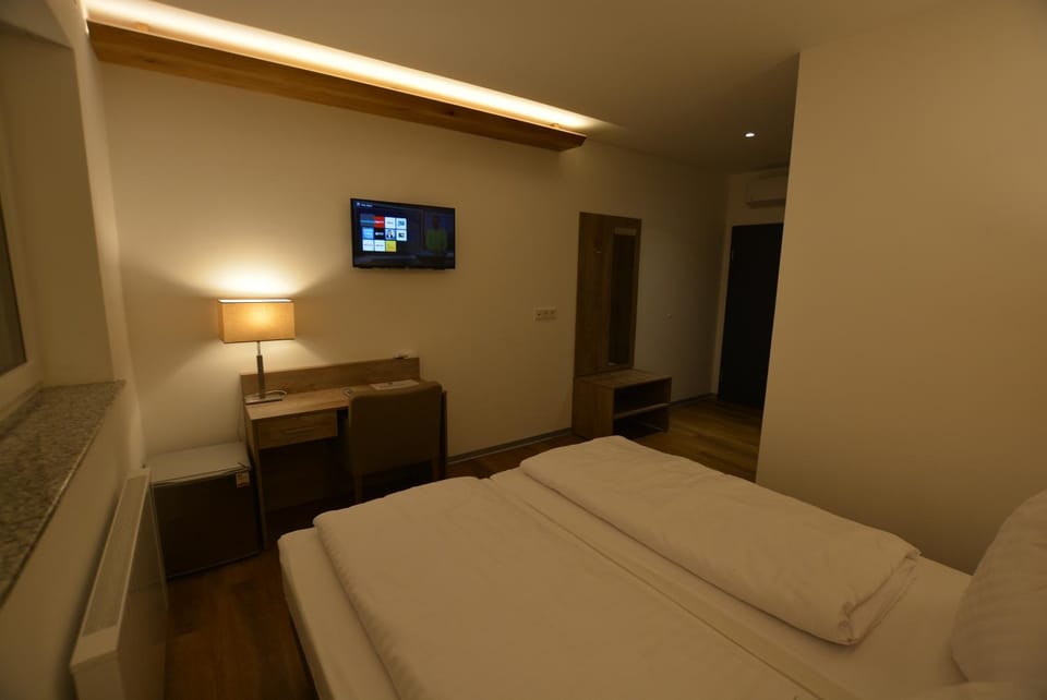 TV and multimedia, Photo of the whole room