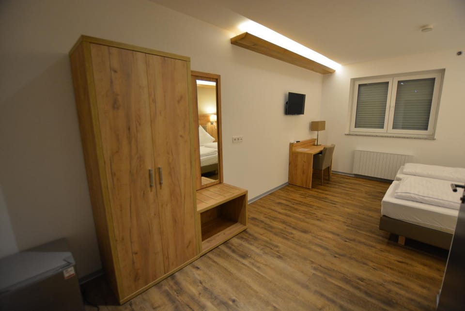 Photo of the whole room, Decorative detail