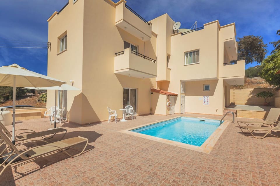 Property building, Patio, Balcony/Terrace, Swimming pool
