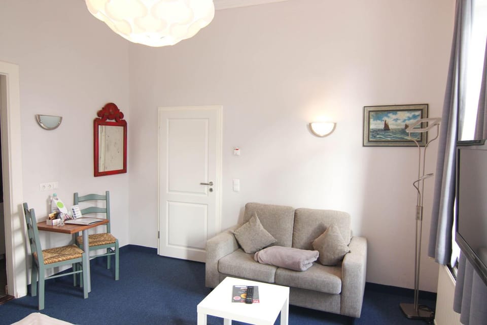 Kapitaenshaus-Lassen-Zimmer-Amistad Bed and Breakfast in Westerland