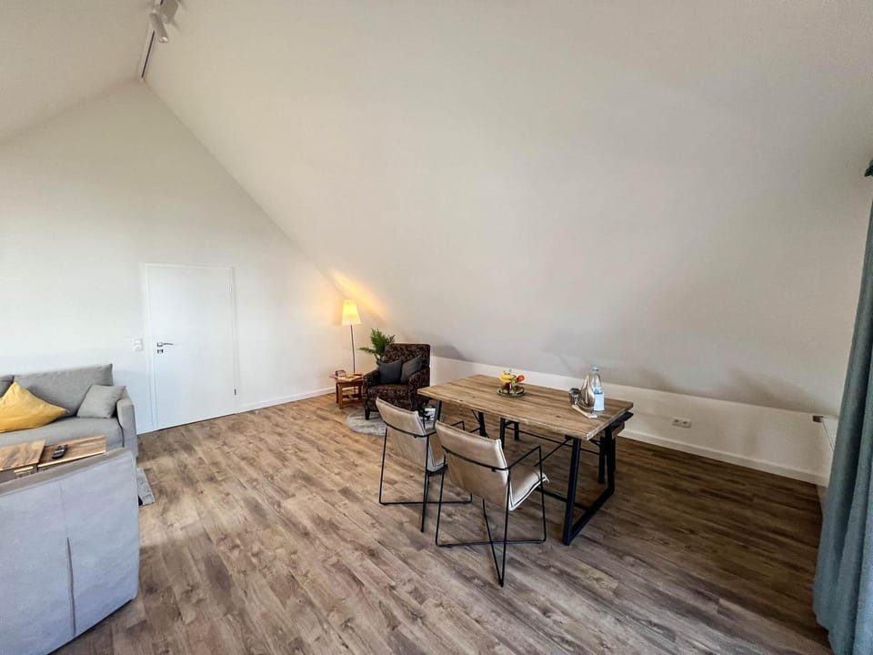 Kapitaenshaus-Lassen-Zimmer-Columbus-Suite Bed and Breakfast in Westerland