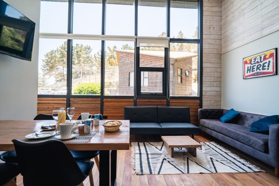 Living room, Dining area