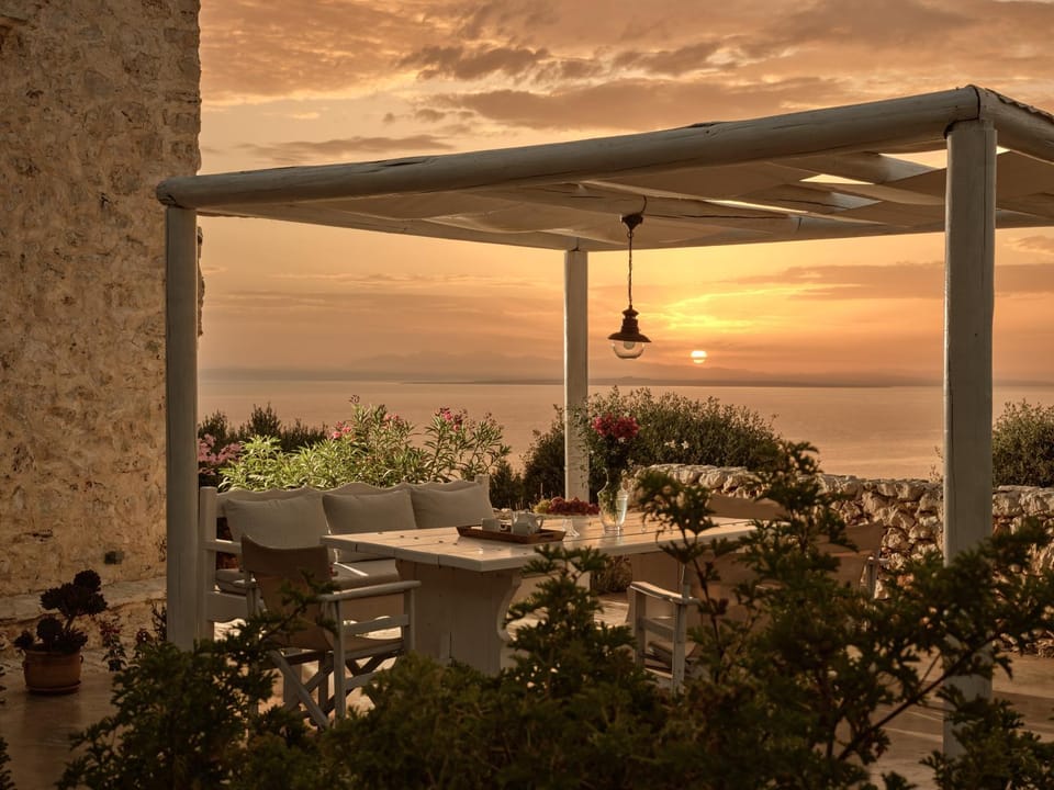 Dining area, Sunrise