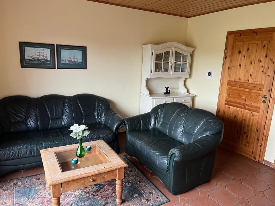 Zur-alten-Schmiede-I-Links Apartment in Boltenhagen