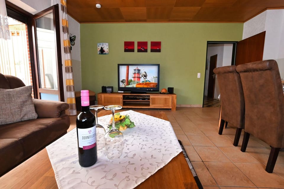 Haus Lily Nr.02 bis zu 6 Personen davon max. 2 Kinder Apartment in Büsum