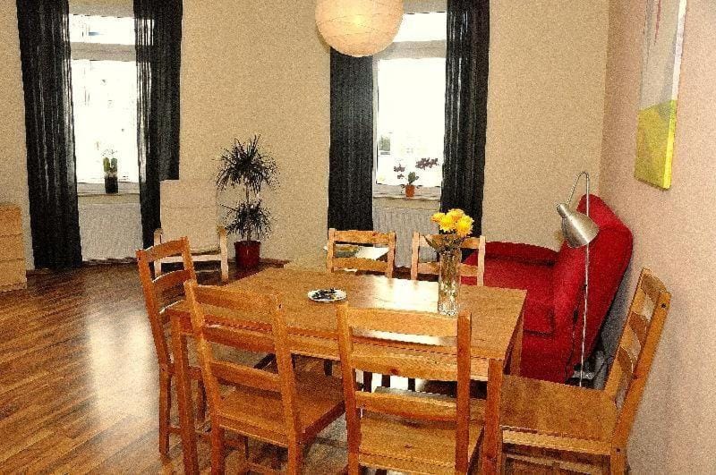 Neustadt-Fewo-zentral-guenstig-L6 Apartment in Dresden-Neustadt
