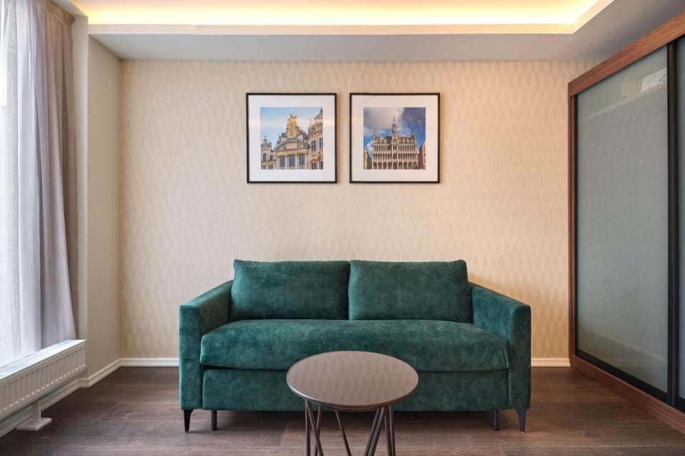 Living room, Seating area