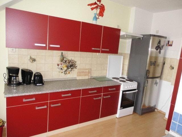 Sehr-schoene-4-Raum-Maisonette-Fewo-mit-110qm-Balkon-zentral-preiswert-T7 Apartment in Dresden