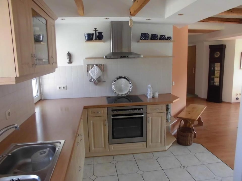 Gemuetliche-Herberge-unterm-Dach Apartment in Saxony