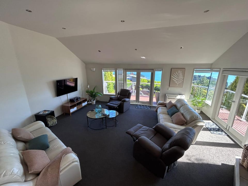 The Hill Haven Queenstown House in Queenstown