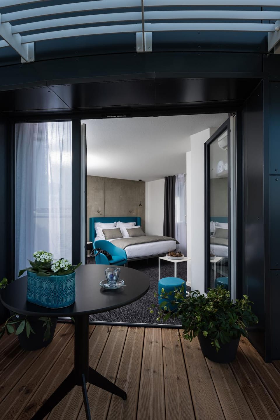 Property building, Patio, Balcony/Terrace, Photo of the whole room, Bedroom