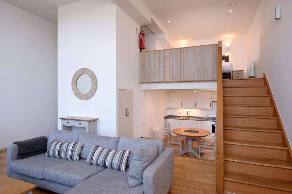 Seating area, Bedroom