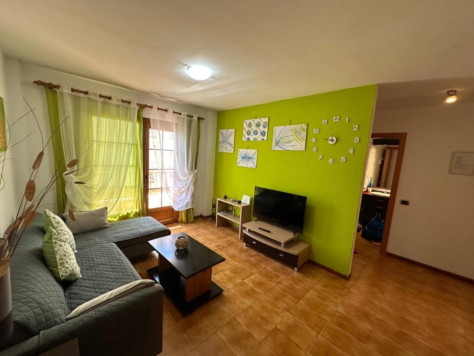 Communal lounge/ TV room, TV and multimedia, Living room