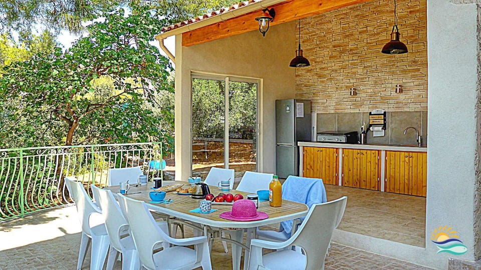 Patio, Day, BBQ facilities, Balcony/Terrace, Kitchen or kitchenette, Dining area, Garden view