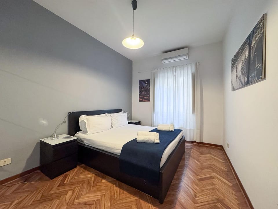 Bed, Photo of the whole room, Bedroom, air conditioner