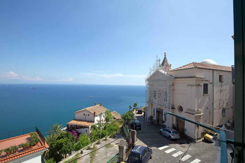 Property building, Landmark view, Sea view, Street view