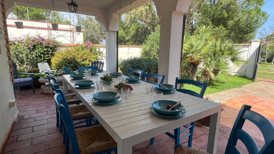 Patio, Garden, Dining area