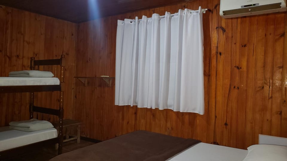 Wood house casa privada House in Angra dos Reis