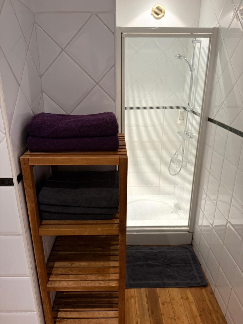 Shower, Bathroom, towels