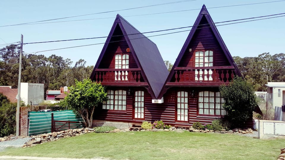 Alpinas del Lago Tandil House in Tandil