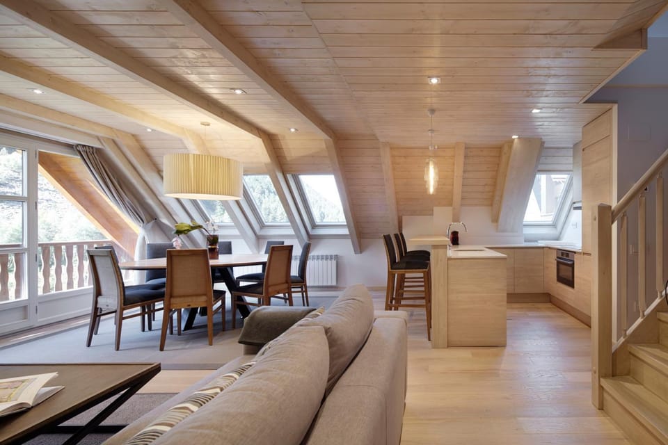 Living room, Dining area