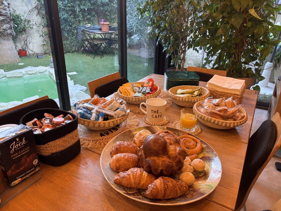 Food and drinks, Breakfast, Continental breakfast, Buffet breakfast