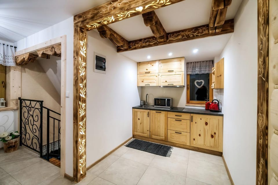 Kitchen or kitchenette, Communal kitchen