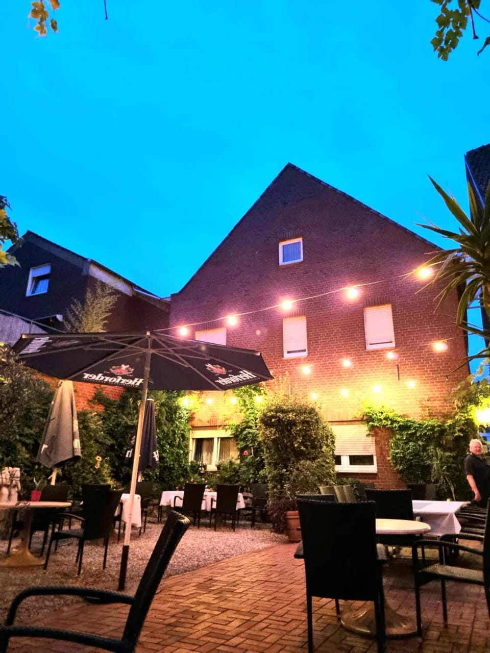 Patio, Restaurant/places to eat
