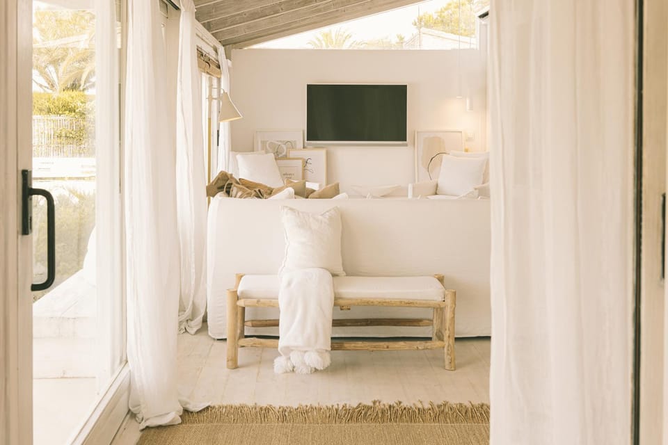 TV and multimedia, View (from property/room), View (from property/room), Living room, Garden view, Garden view, Mountain view, Mountain view, Pool view, Pool view, air conditioner