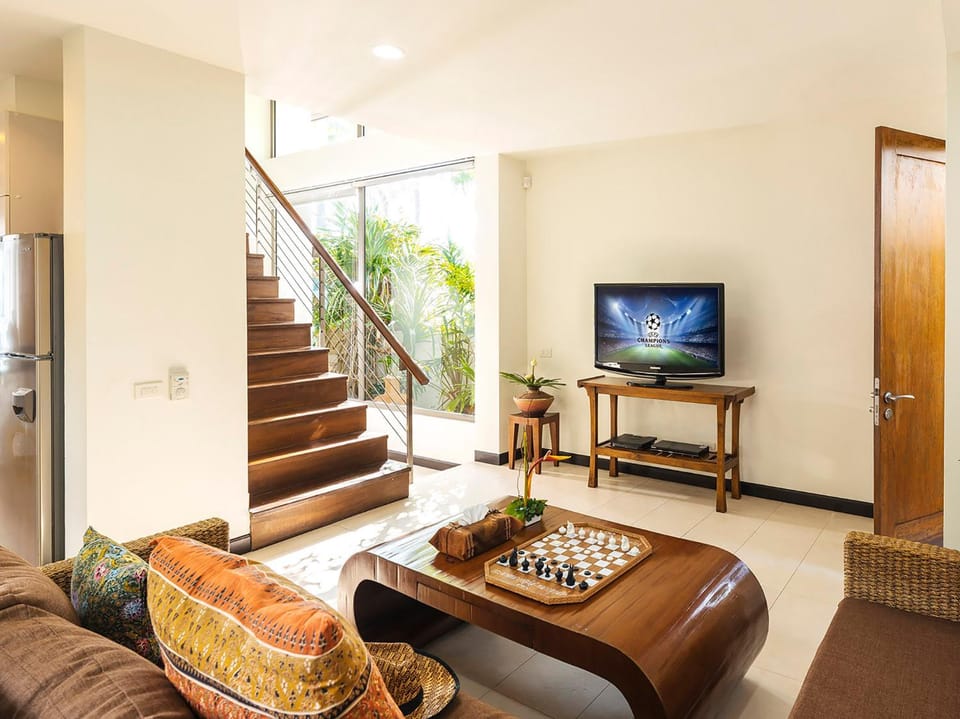 Communal lounge/ TV room, TV and multimedia, Seating area