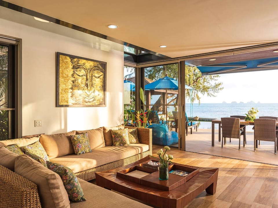 View (from property/room), Living room, Seating area