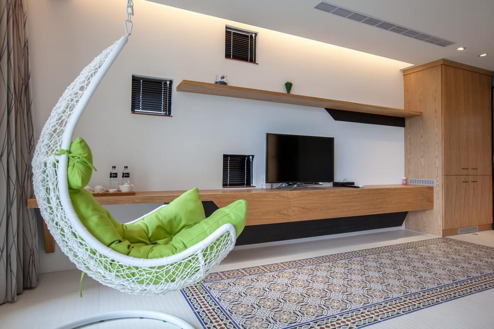 Photo of the whole room, Decorative detail, Area and facilities