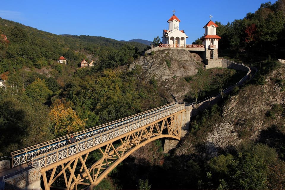 Nearby landmark, Place of worship