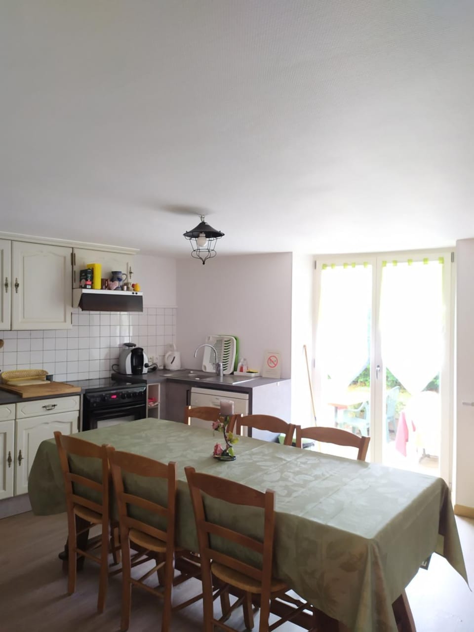 Kitchen or kitchenette, Dining area, minibar, pet friendly, stove