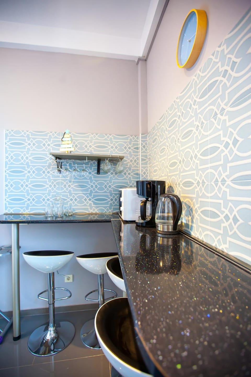 Coffee/tea facilities, Kitchen or kitchenette